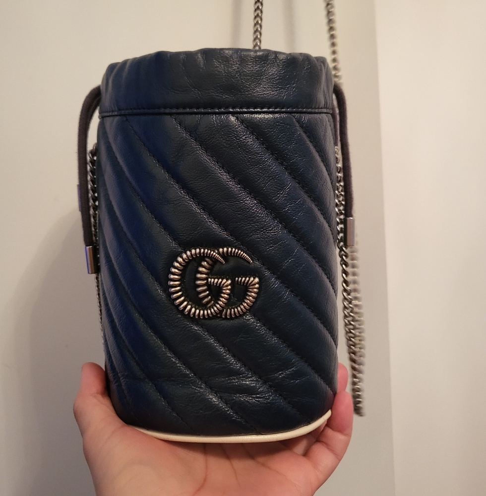 [SOLD] Gucci limited edition bucket bag - Picture 5 of 16
